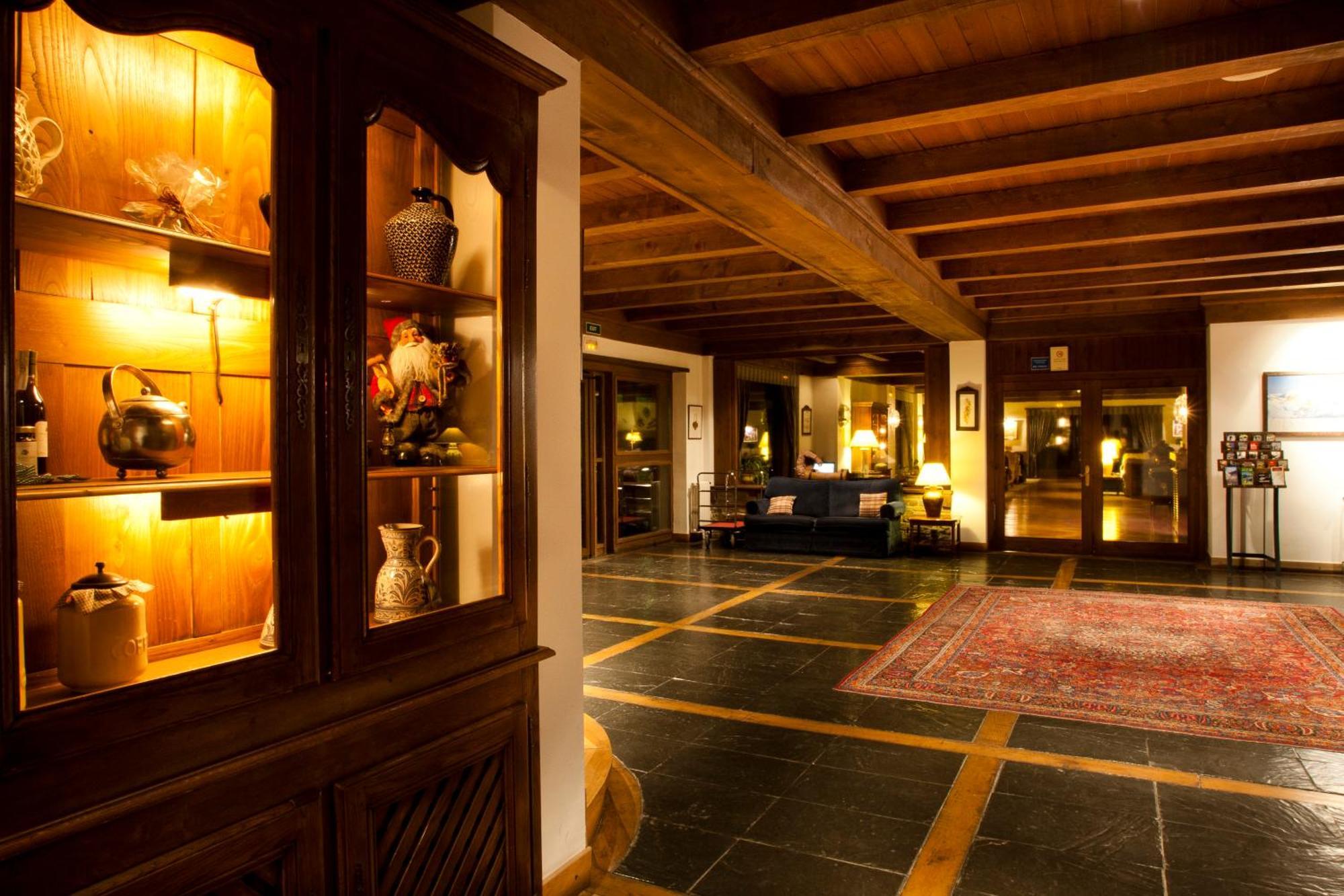 Hotel Yoy Tredos Luaran gambar